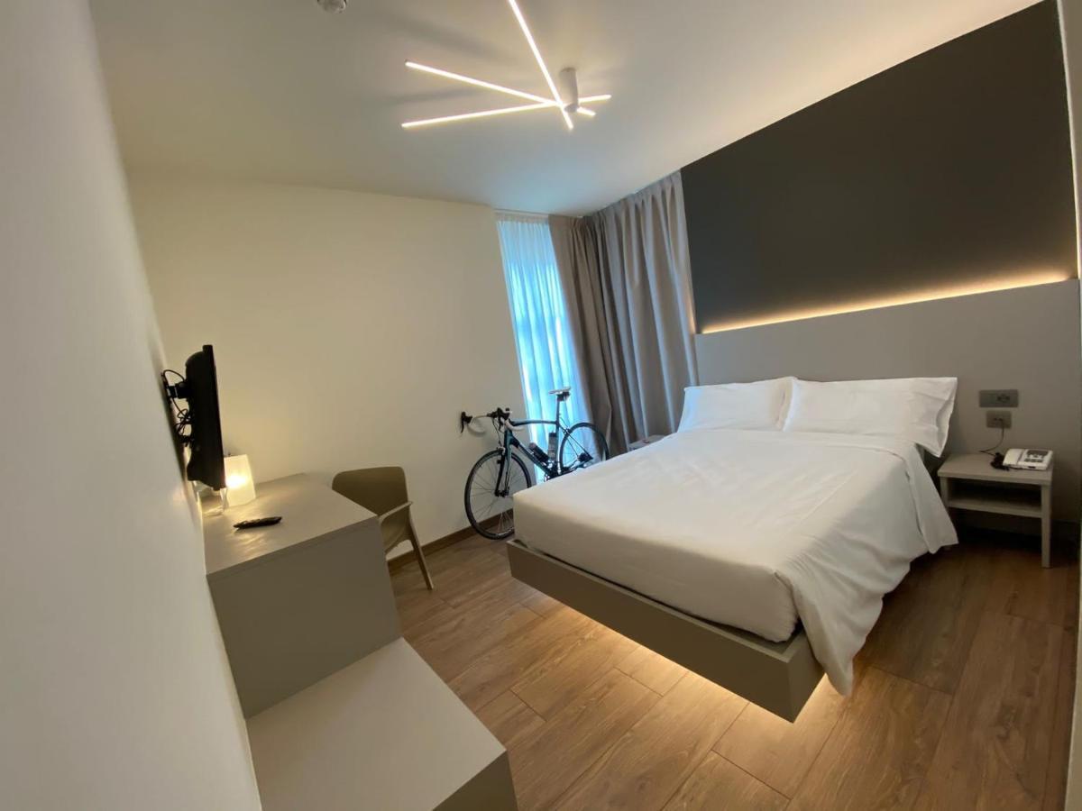 Fly Bike Hotel Trento Kültér fotó