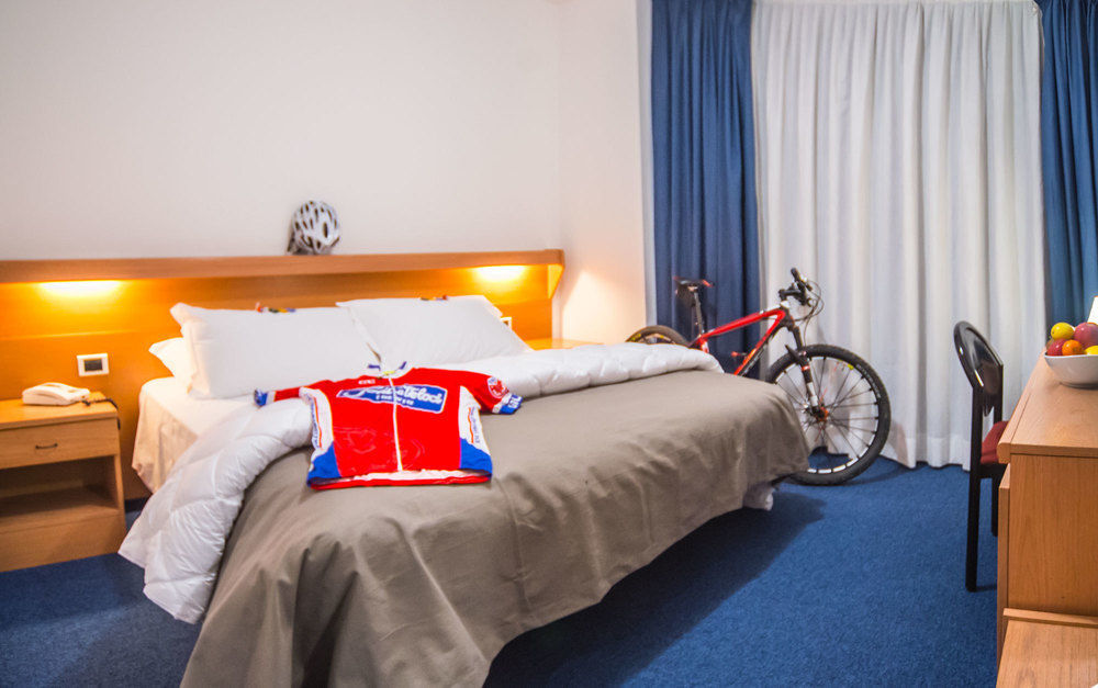 Fly Bike Hotel Trento Kültér fotó
